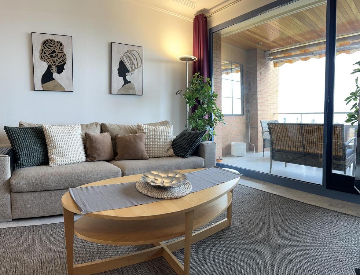 Lets Holidays Sea Views In Appartamento Barcellona